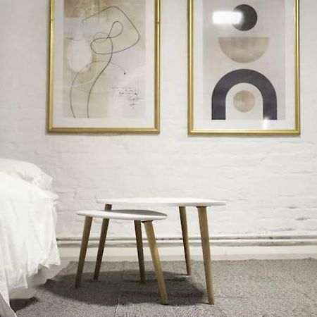 Central, Cozy & Beautiful Designed 2-Rooms Apt. Near River Берлін Екстер'єр фото