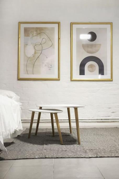 Central, Cozy & Beautiful Designed 2-Rooms Apt. Near River Берлін Екстер'єр фото