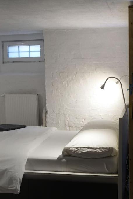 Central, Cozy & Beautiful Designed 2-Rooms Apt. Near River Берлін Екстер'єр фото
