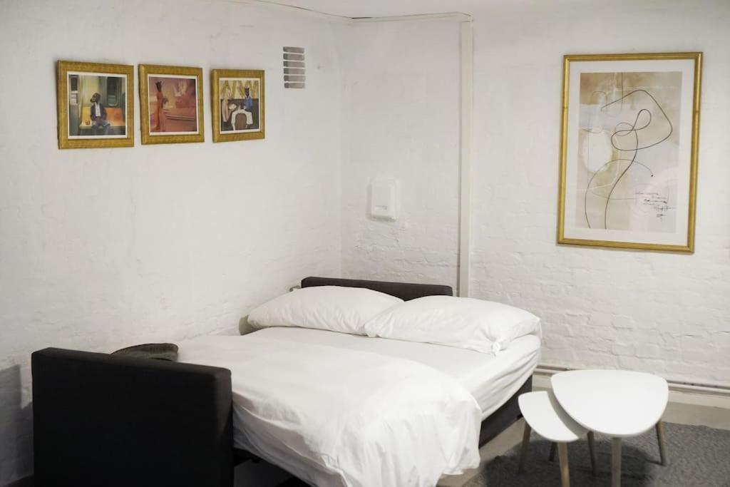 Central, Cozy & Beautiful Designed 2-Rooms Apt. Near River Берлін Екстер'єр фото